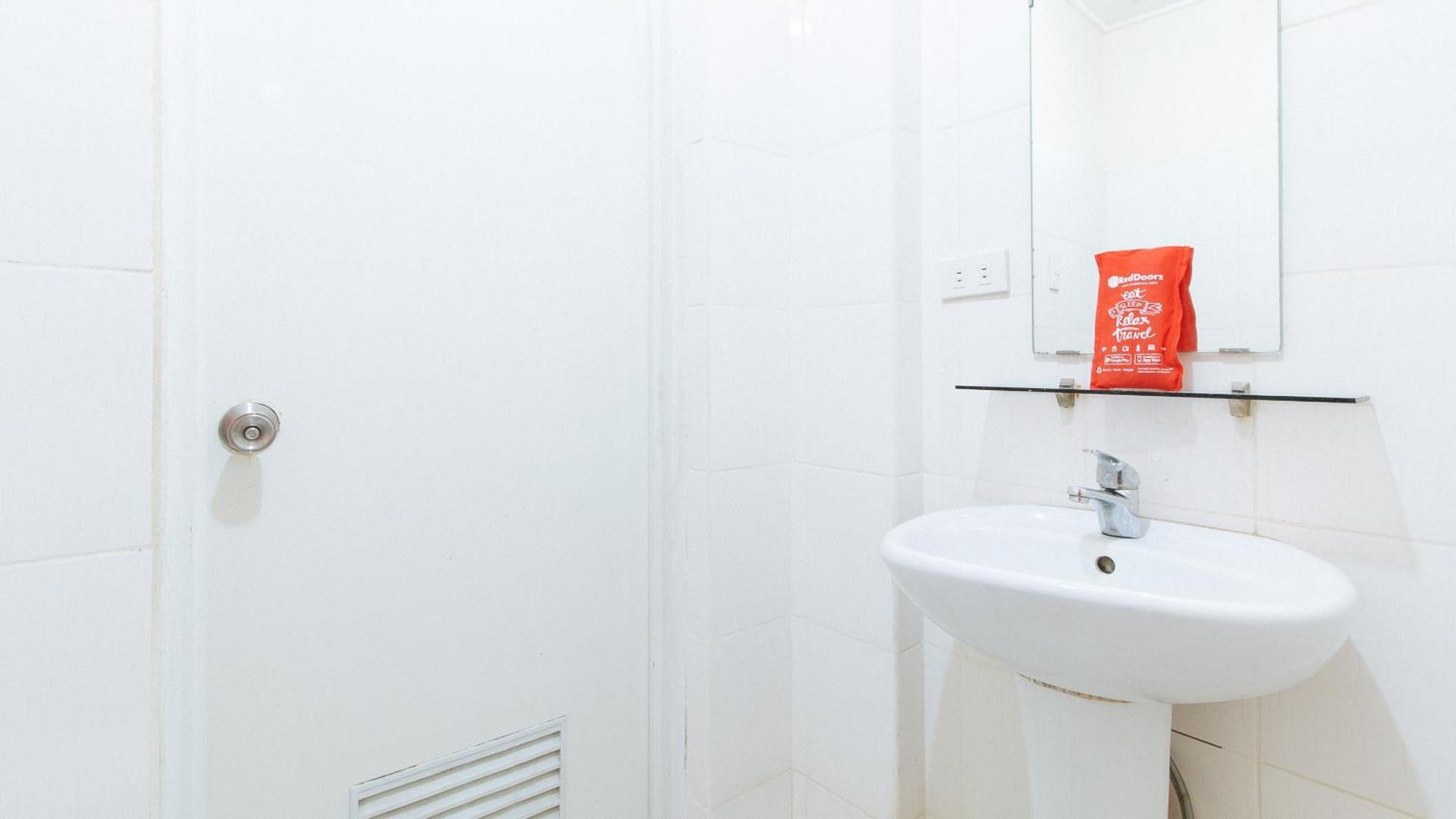 Reddoorz Near Pasay Taft Hotel Bagian luar foto