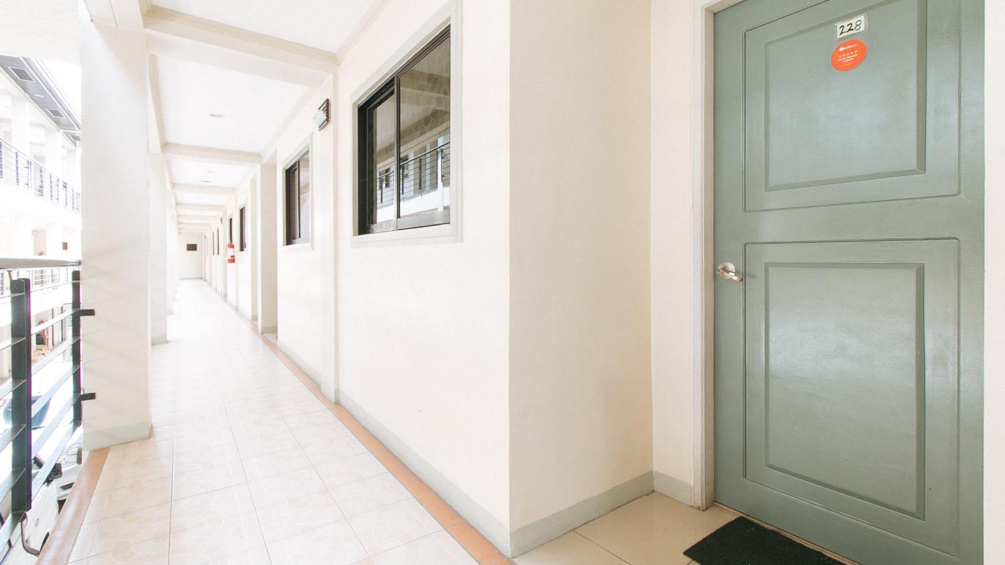 Reddoorz Near Pasay Taft Hotel Bagian luar foto
